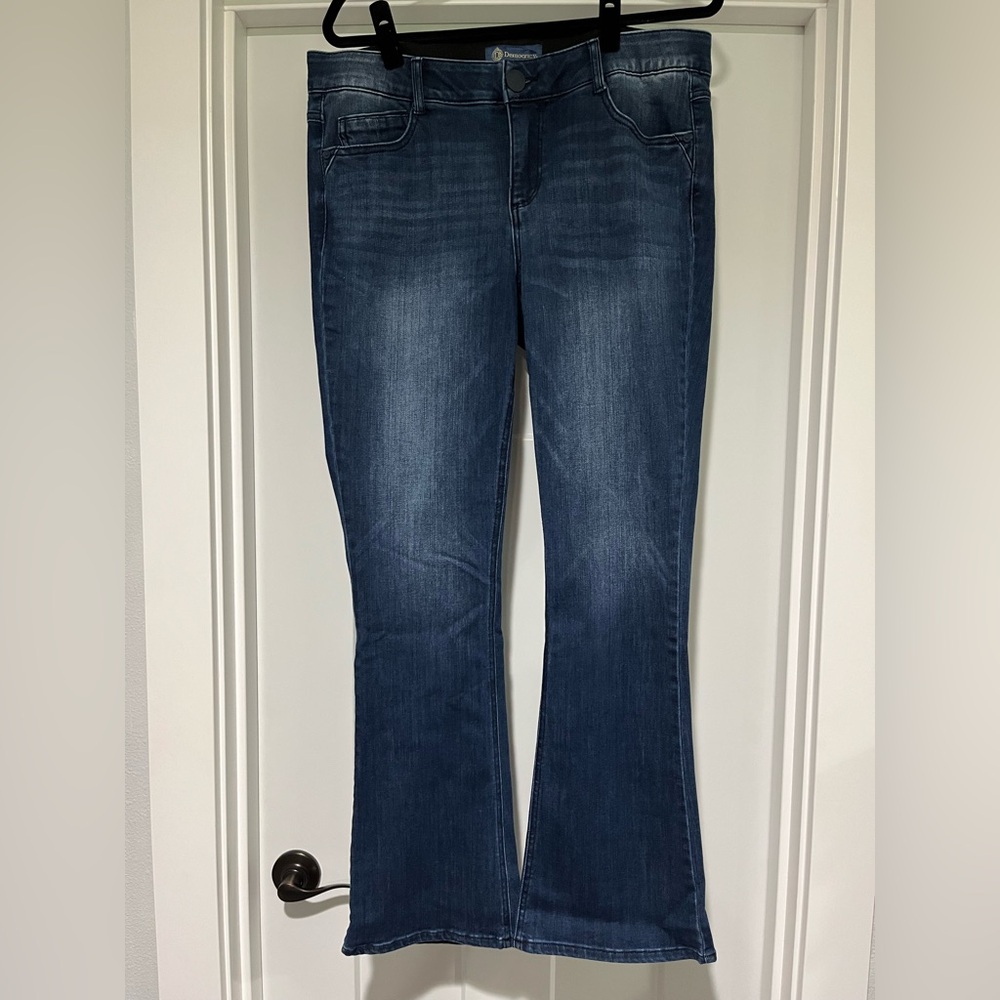 NWOT. Democracy Ab Solutions Itty Bitty Bootcut. 14W